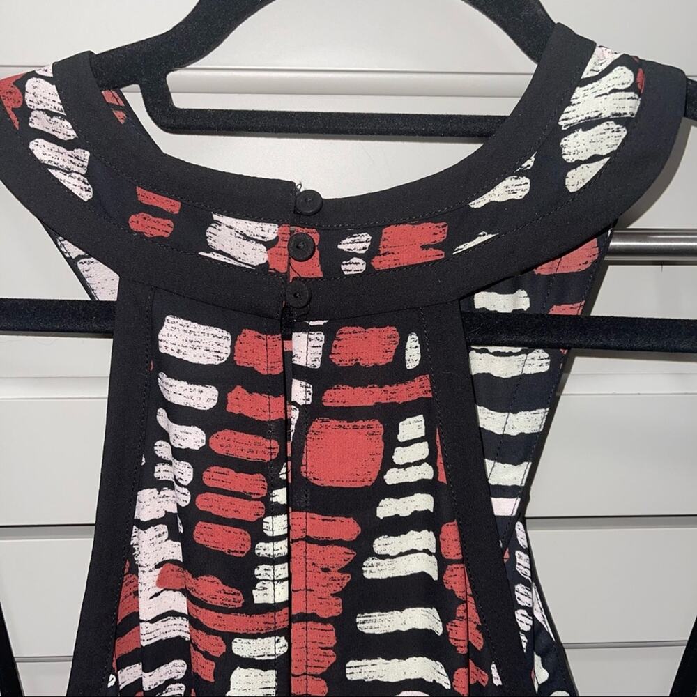 BCBGMAXAZRIA ABSTRACT CHEVRON PRINT HALTER SLEEVELESS ROMPER XS - Picture 9 of 10